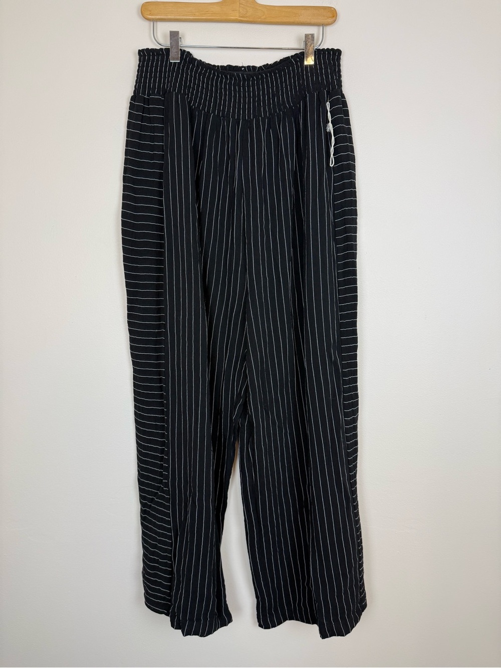 Joie Pinstripe Pattern Elastic Waist Pull On Pants - Black